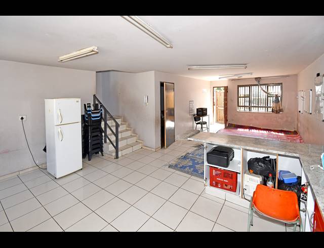 9 BEDROOM HOUSE FOR SALE IN MAYFAIR